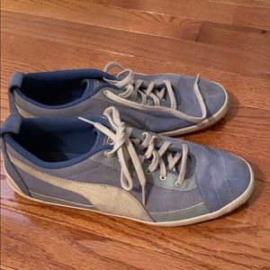 Women’s low cut sneakers